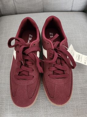 No Boundaries Women's Burgundy Lace-Up Sneakers with White Accent